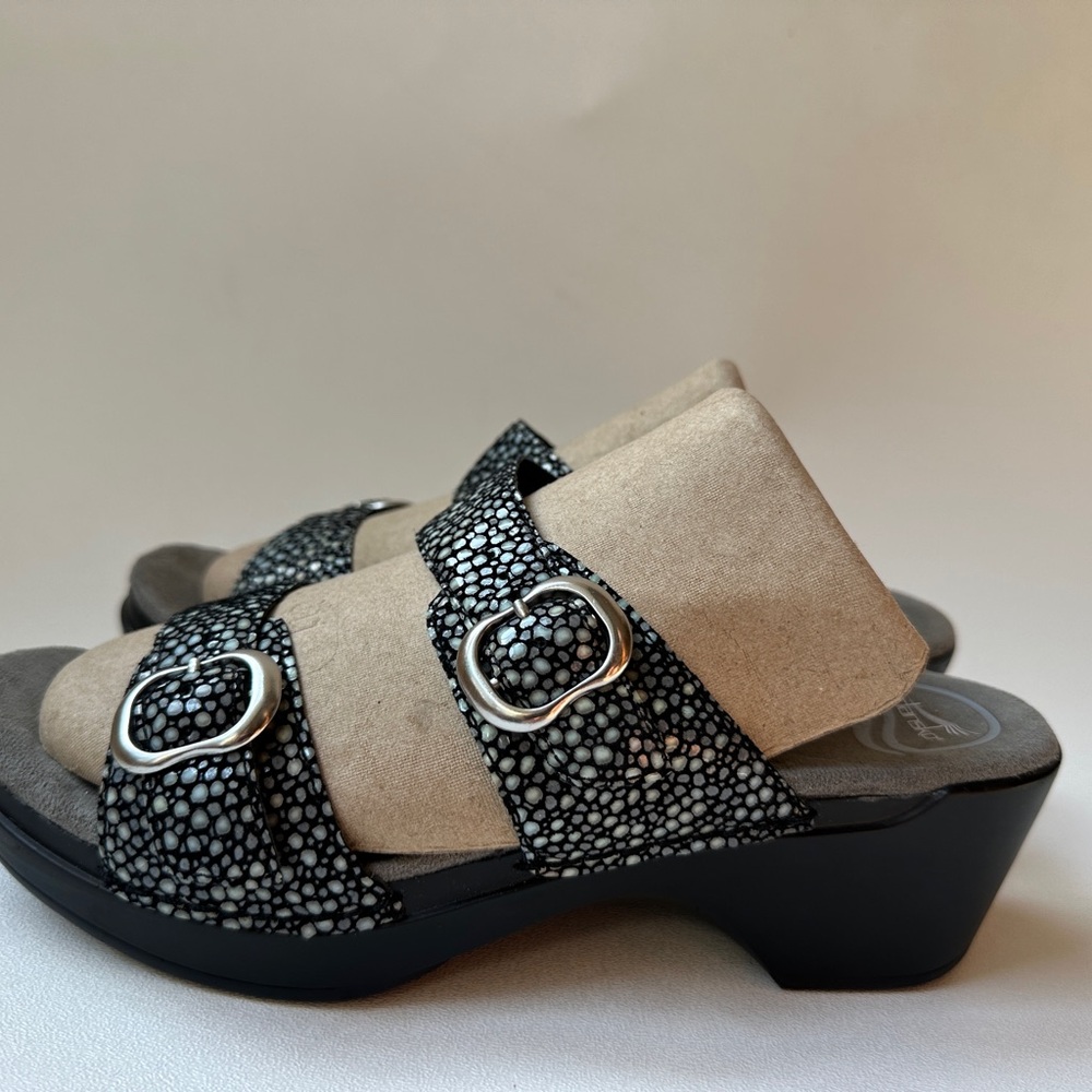 Dansko Sophie Shagreen Black Leather Polka Dot Wedge Heel Sandals Sz 39 EU 9 US